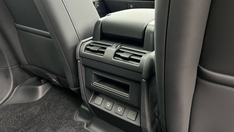 Land Rover Defender 3.0 D350 X-Dynamic SE 110 5dr Auto Diesel Estate